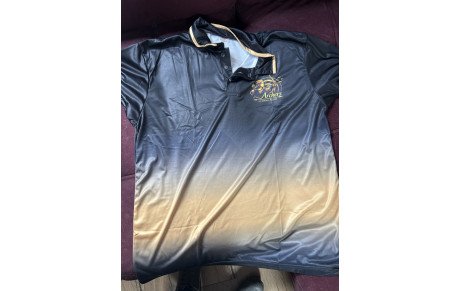 Des polos aux couleurs du club : une identité affirmée